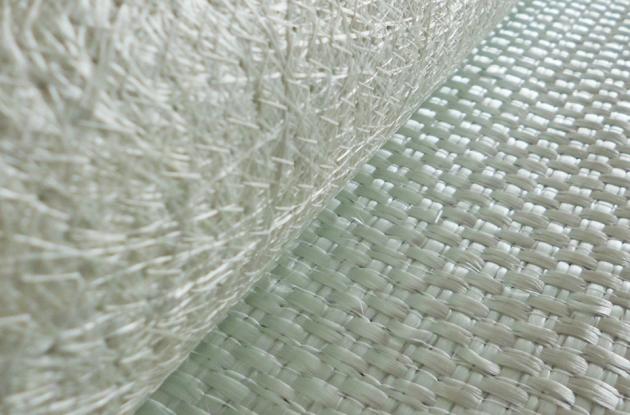 Kas ir daudzaksiālais audums?