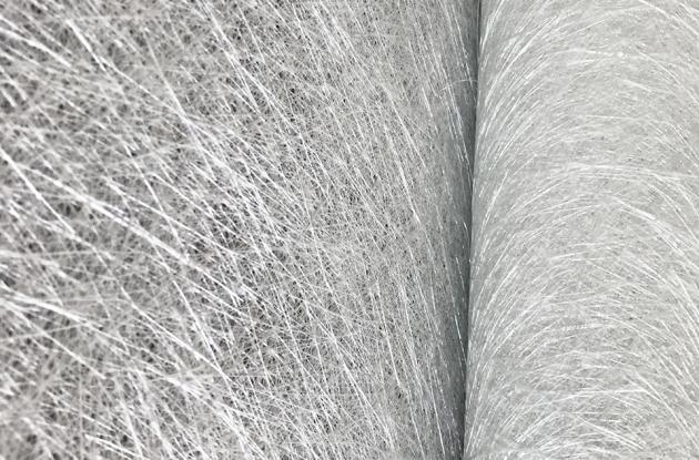 Kas ir sasmalcināts šķipsnu paklājs?